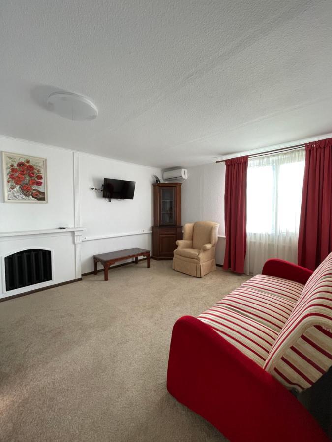 Apartments With Kitchen And Garden Kiev Dış mekan fotoğraf