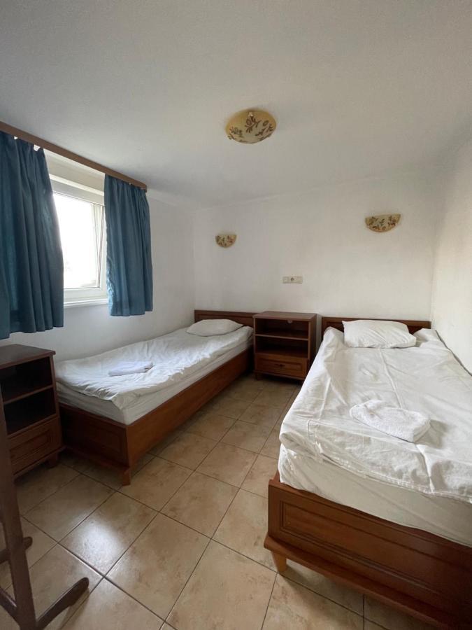 Apartments With Kitchen And Garden Kiev Dış mekan fotoğraf